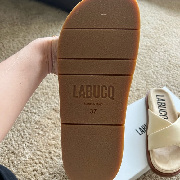 LABUCQ Mo Slide Cream Nappa Sandals - Picture 4 of 8